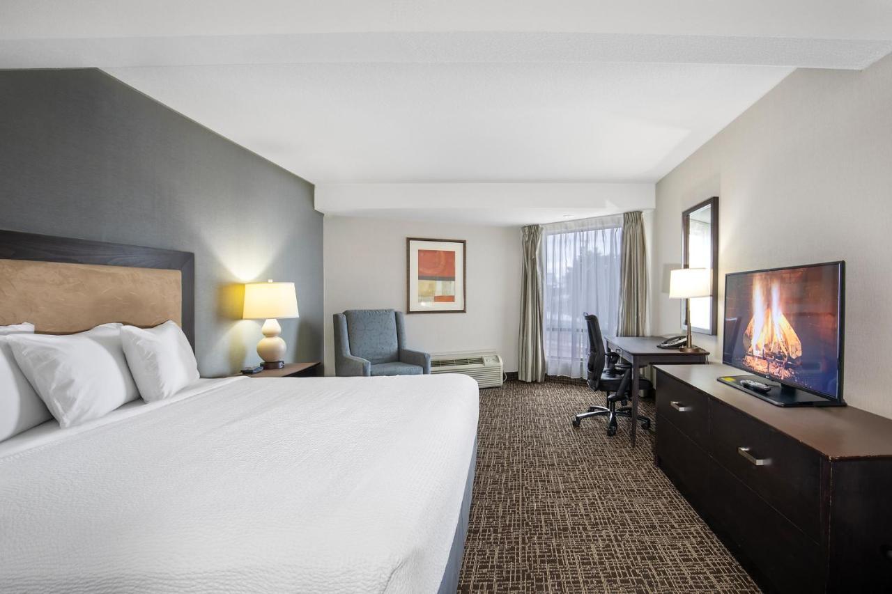 Ramada By Wyndham Kamloops Hotell Eksteriør bilde