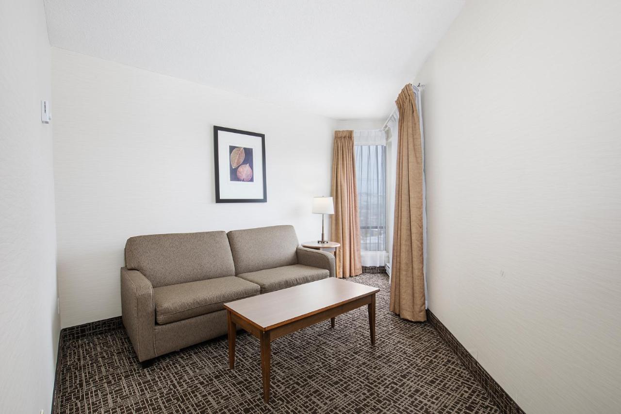 Ramada By Wyndham Kamloops Hotell Eksteriør bilde