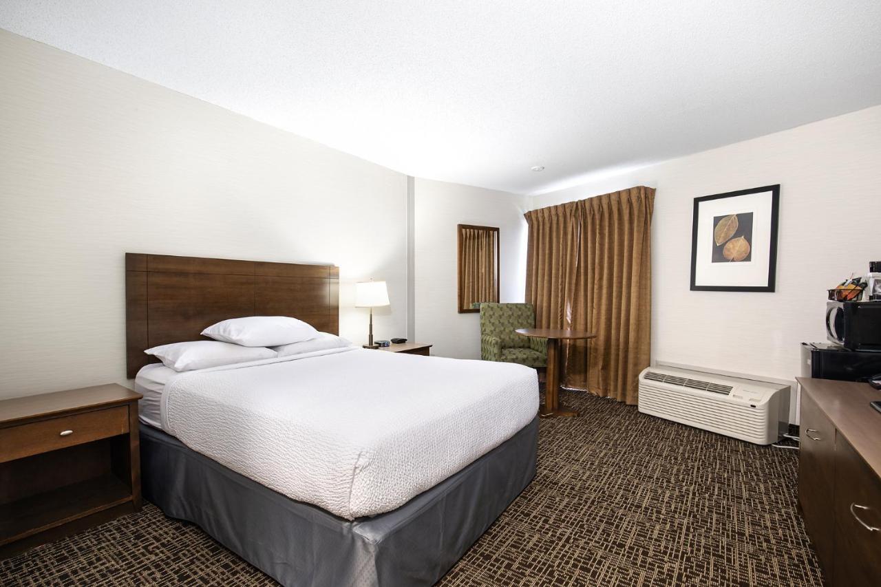Ramada By Wyndham Kamloops Hotell Eksteriør bilde