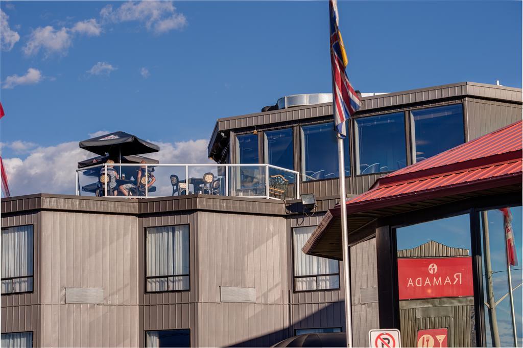 Ramada By Wyndham Kamloops Hotell Eksteriør bilde